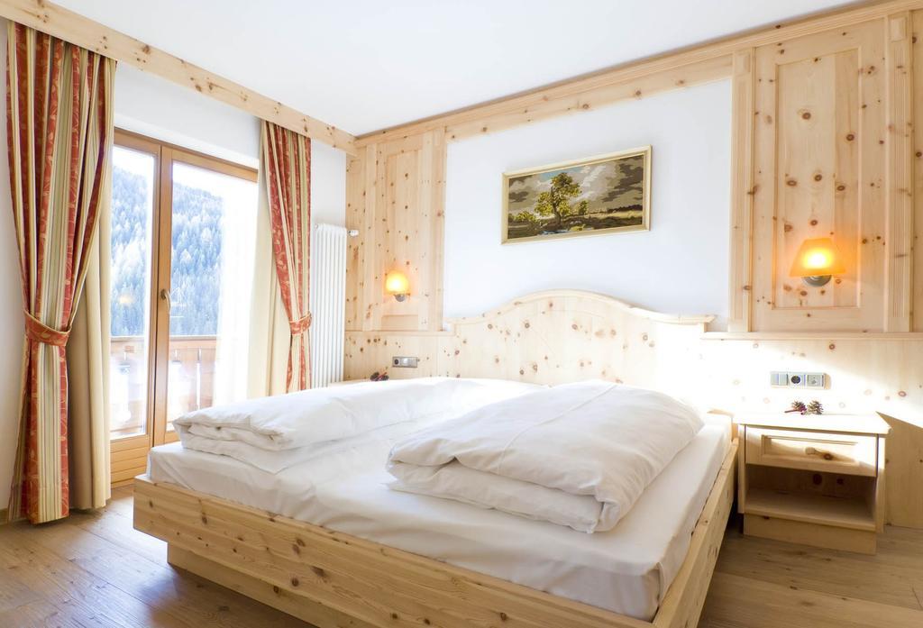 سان كاسيانو Family And Wellness Residence Ciasa Antersies المظهر الخارجي الصورة