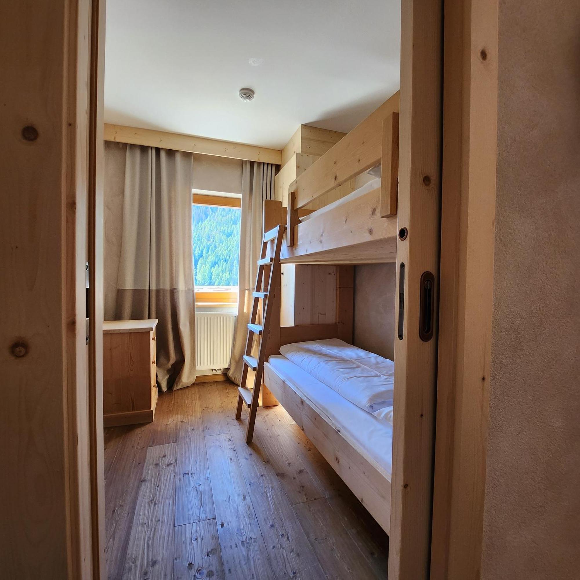 سان كاسيانو Family And Wellness Residence Ciasa Antersies المظهر الخارجي الصورة