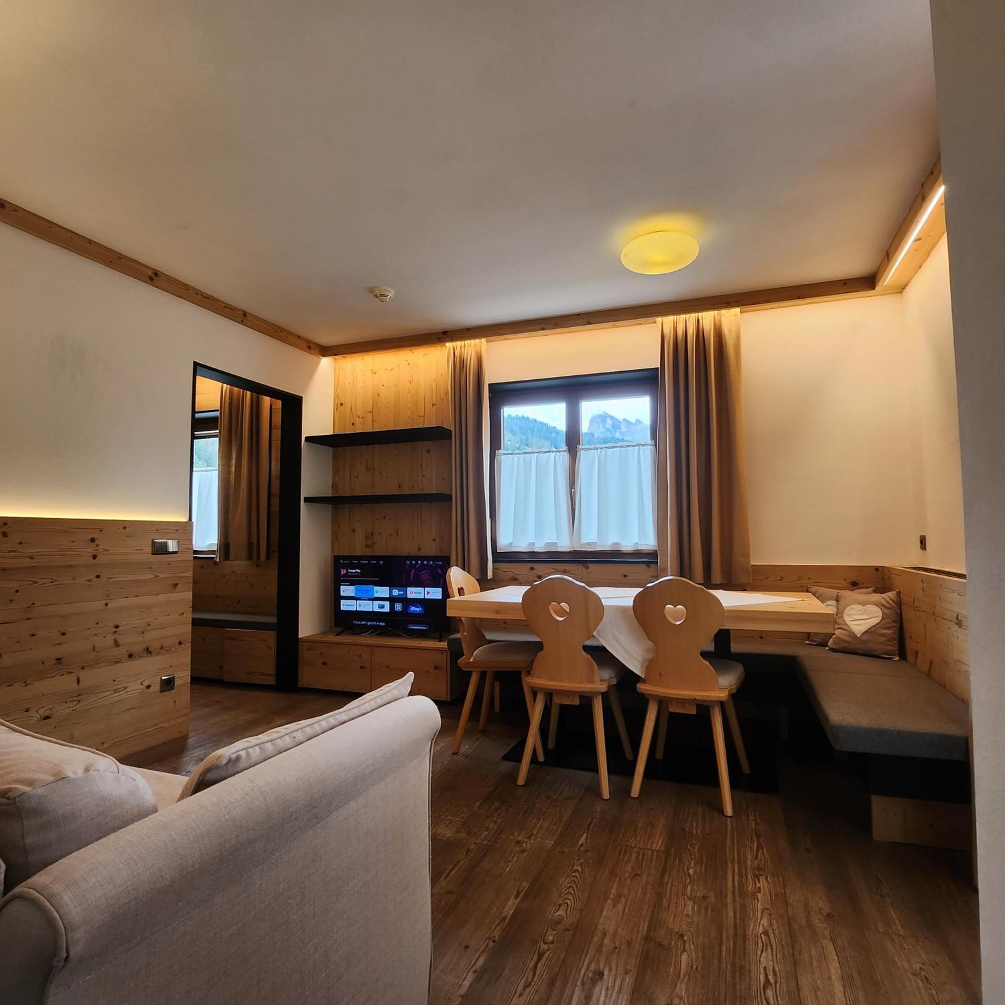 سان كاسيانو Family And Wellness Residence Ciasa Antersies المظهر الخارجي الصورة