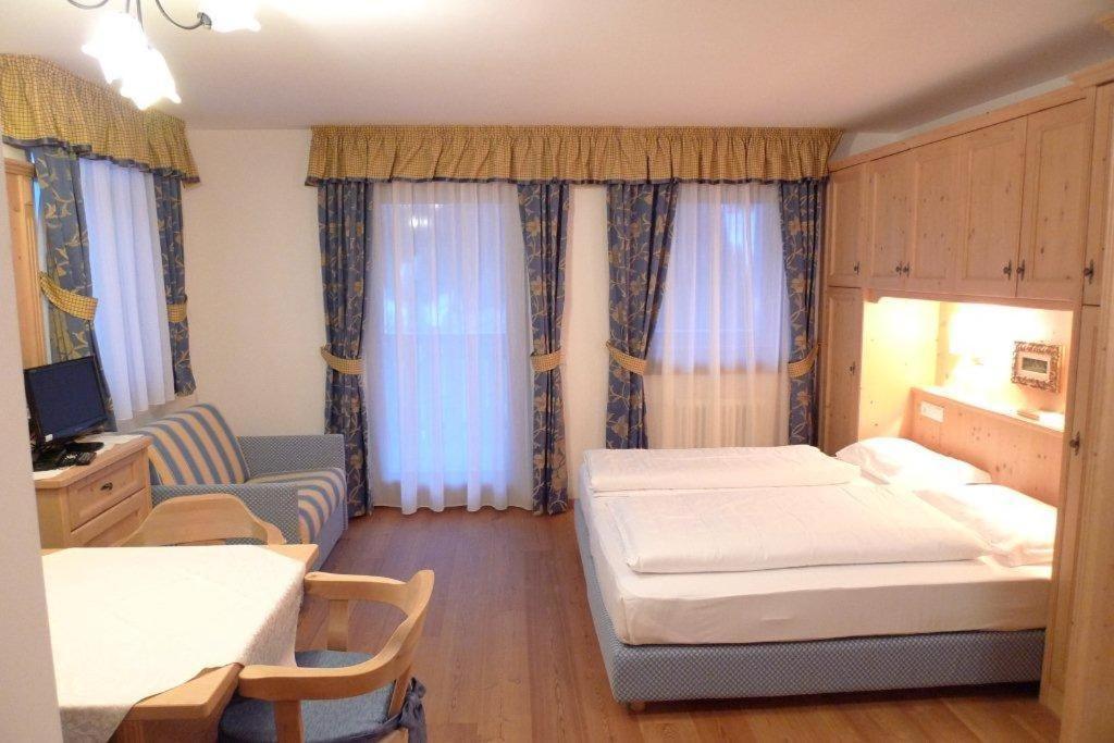 سان كاسيانو Family And Wellness Residence Ciasa Antersies المظهر الخارجي الصورة
