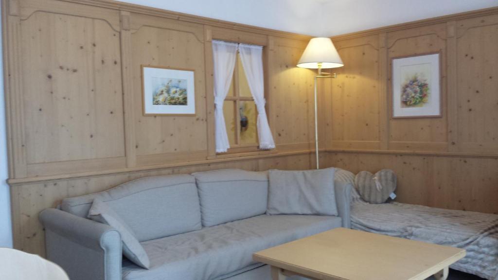 سان كاسيانو Family And Wellness Residence Ciasa Antersies الغرفة الصورة