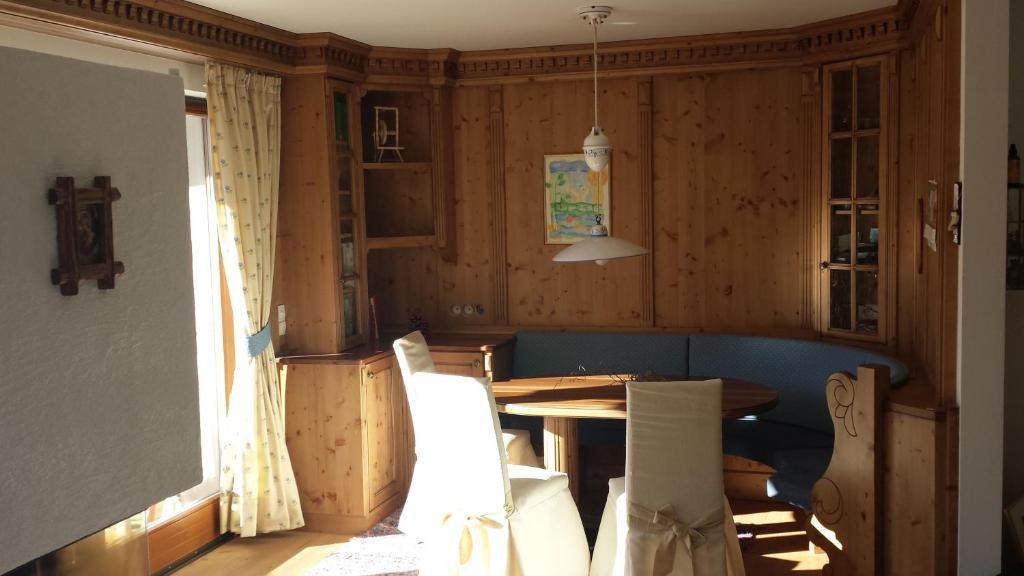 سان كاسيانو Family And Wellness Residence Ciasa Antersies الغرفة الصورة